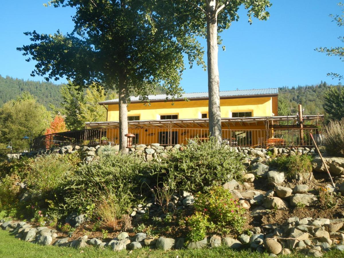 Strawhouse Resorts Big Bar Dış mekan fotoğraf